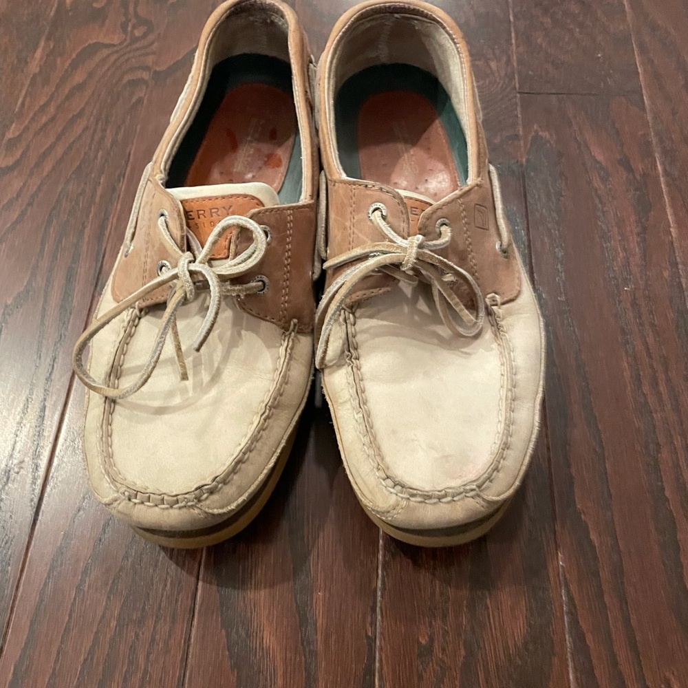 Men’s leather Sperry loafers . Size 11.